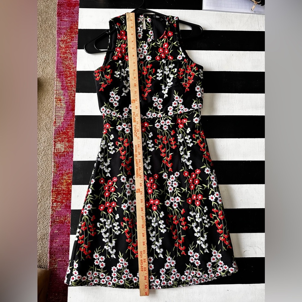 Dress - Picture 3 of 8